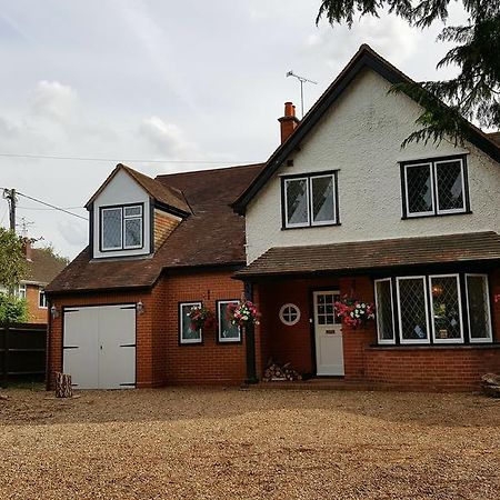 Sadlers Guest House Wokingham Εξωτερικό φωτογραφία